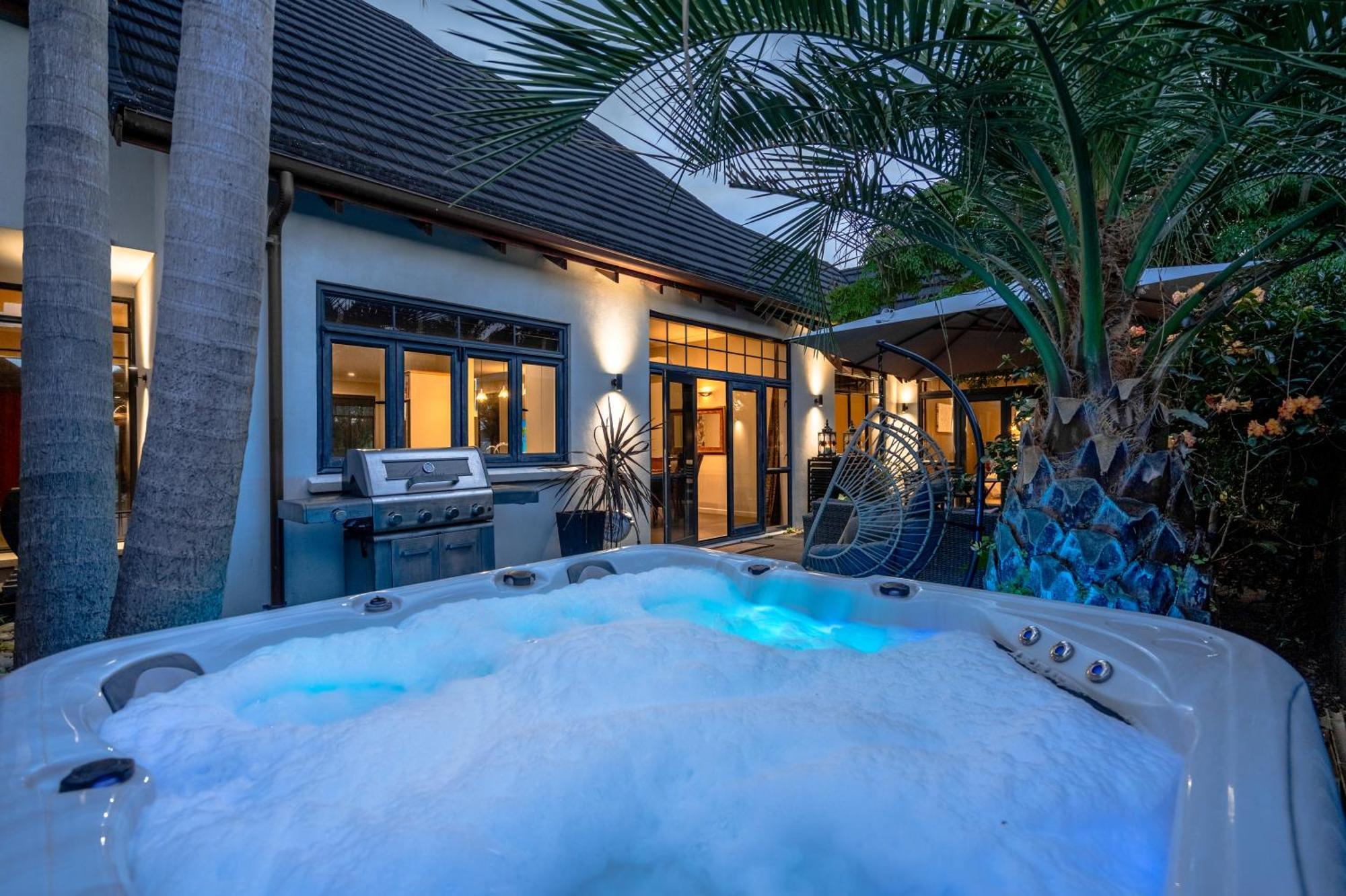 טאורנגה Palm Paradise With Spa מראה חיצוני תמונה