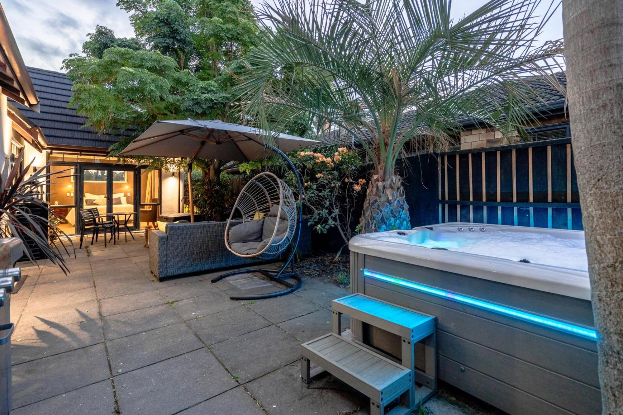 טאורנגה Palm Paradise With Spa מראה חיצוני תמונה